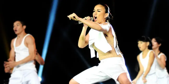 Foto Agnes Monica Bareng Nick Cannon Disebar di Internet