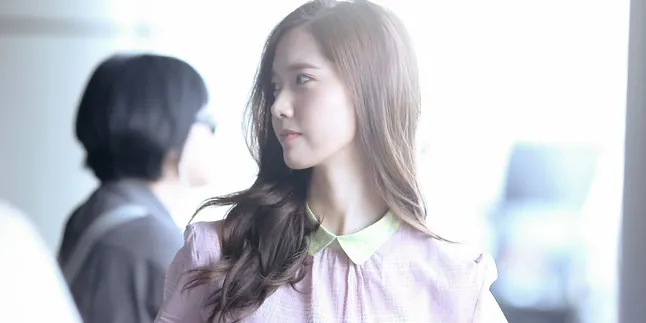 Foto Album Kelulusan, Yoona Girls Generation Cantik Memukau