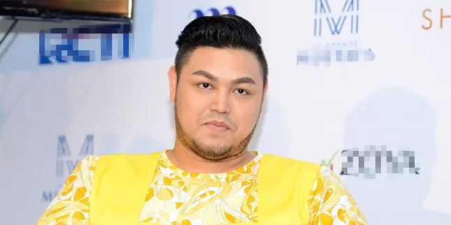 [FOTO] Alis Baru Makin Ngeri, Ivan Gunawan Diprotes Penggemar