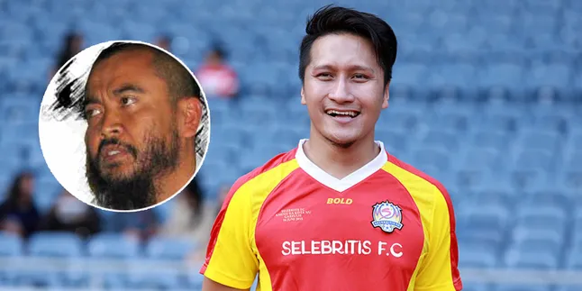 FOTO: Arie Untung Pose Bareng Syekh Puji KW Super