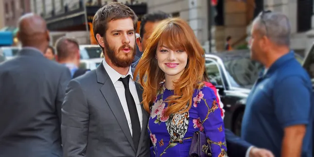 [FOTO] Bahagia Balikan, Emma Stone Mesra Manja ke Andrew Garfield