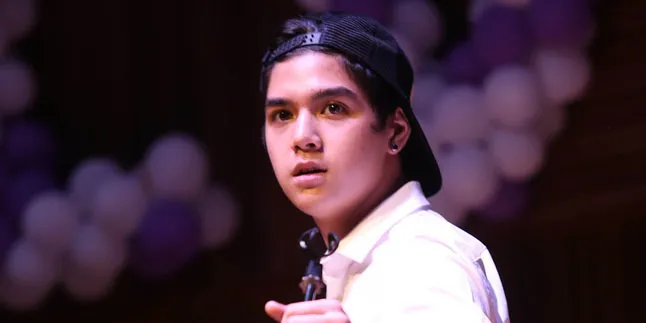 Foto Bareng Alyssa, Tangan Al Ghazali Bikin Gagal Fokus Netizen Foto Bareng Alyssa, Tangan Al Ghazali Bikin Gagal Fokus Netizen