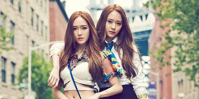 Foto Bareng Krystal F(x) dan Jessica Jung, Sama-sama Terlalu Cantik Sampai Sering Dikira Anak Kembar Foto Bareng Krystal F(x) dan Jessica Jung, Sama-sama Terlalu Cantik Sampai Sering Dikira Anak Kembar