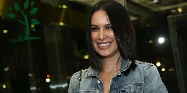 Foto Bareng, Sophia Latjuba & Eva Celia Malah Mirip Kakak Adik