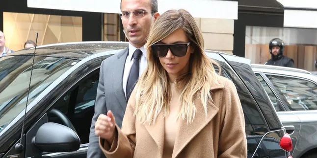Foto Baru Bayi Kim Kardashian Beredar? Foto Baru Bayi Kim Kardashian Beredar?