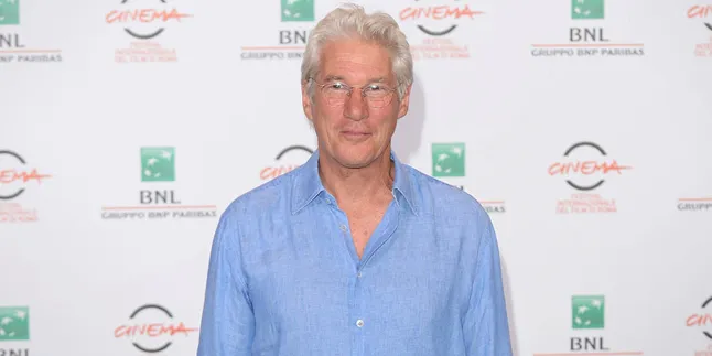 [FOTO] Beda 33 Tahun, Inilah Sosok Pacar Baru Richard Gere