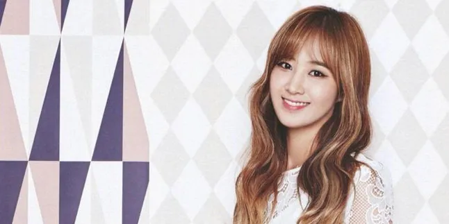 FOTO: Beda Wajah Polos Vs Make Up Yuri SNSD, Seperti Apa? FOTO: Beda Wajah Polos Vs Make Up Yuri SNSD, Seperti Apa?