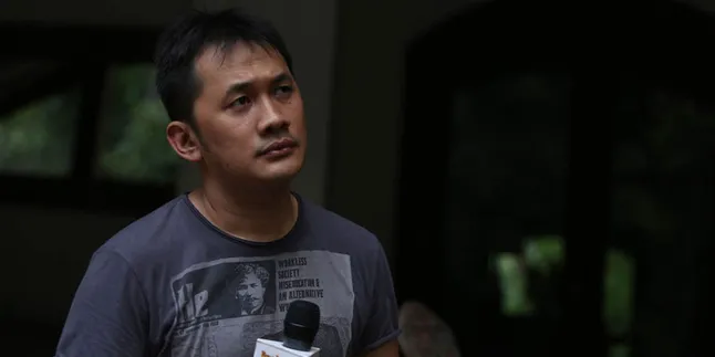 [Foto] Begini Gaya Hanung Bramantyo Garap Film