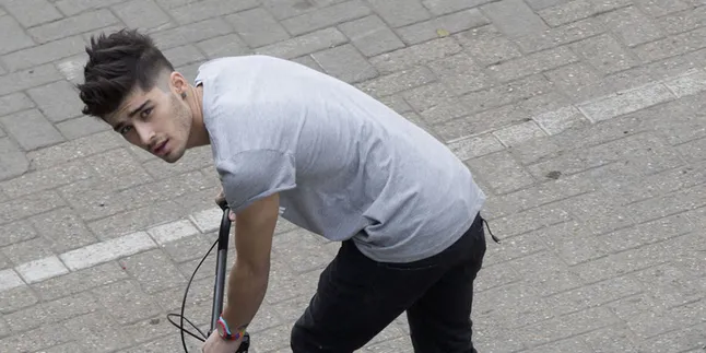 [FOTO] Begini Wajah Zayn Malik Saat Sedang Sakit