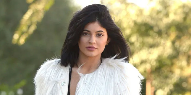[FOTO] Belum Ditempati, Kylie Jenner Jual Mansion Mewahnya 72 M