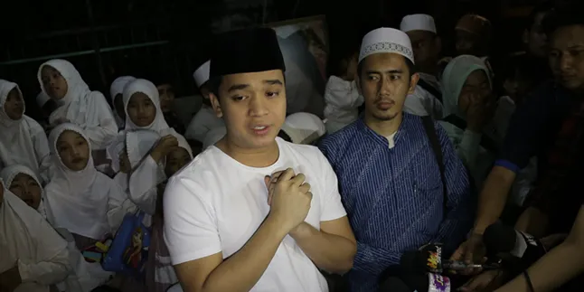 [FOTO] Benda Ini Obat Kangen Billy Pada Olga Syahputra