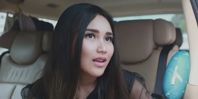 Foto Berbikini Ramai Dihujat Netizen, Ayu Ting Ting: Saya Batuk Aja Salah