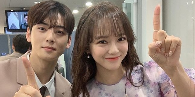Photo Together, Kim Sejeong Gugudan Show Off Close Friendship With Cha Eun Woo