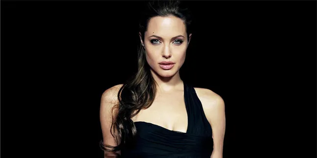 FOTO: Berpisah Dengan Brad Pitt, Angelina Jolie Jadi Makin Kurus