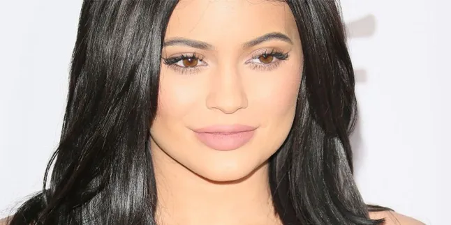 FOTO: Berpose Dengan Pakaian Dalam, Kylie Jenner Umbar Segalanya FOTO: Berpose Dengan Pakaian Dalam, Kylie Jenner Umbar Segalanya