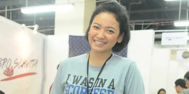 [Foto] Bikin Syok Fans, Agni Pratistha Pangkas Habis Rambutnya