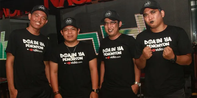 [FOTO] Bikin Video Klip Super Panjang, Wali Masuk Rekor MURI