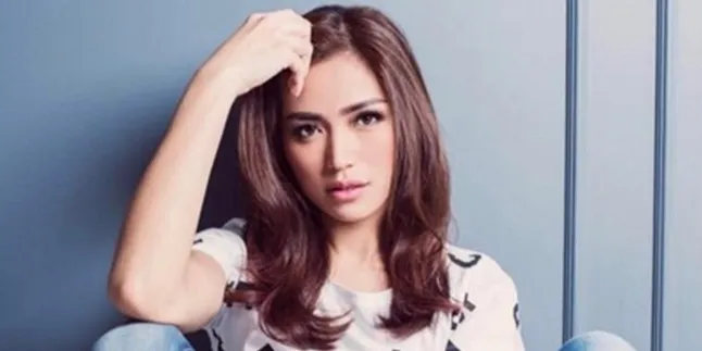 FOTO: Bisnis Produk Kecantikan, Begini Gaya Kece Jessica Iskandar