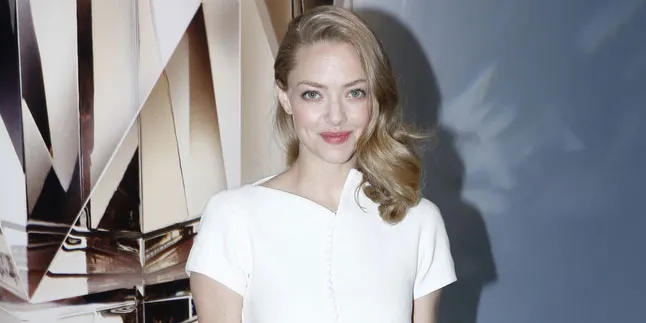 [FOTO] Break Syuting, Ini Yang Dilakukan Amanda Seyfried