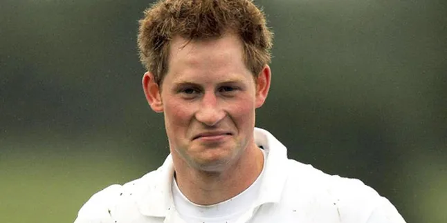 Foto Bugil Pangeran Harry Ternyata Membawa Rejeki