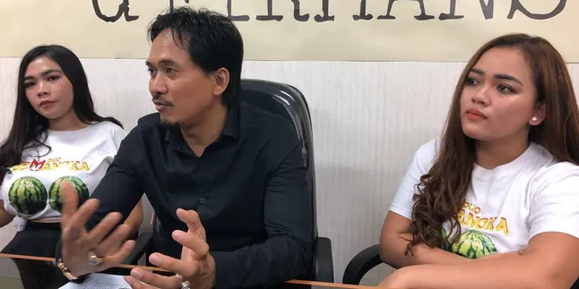 Foto Bugilnya Diancam Akan Disebarkan, Clara Gopa Stress