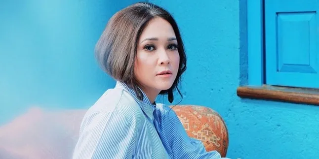 FOTO: Busana Ala Timur Tengah, Maia Estianty Pancarkan Kecantikan FOTO: Busana Ala Timur Tengah, Maia Estianty Pancarkan Kecantikan