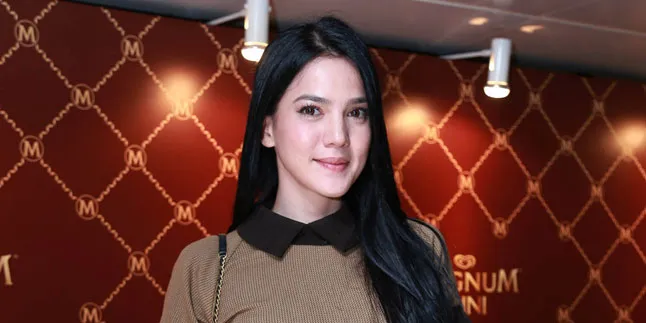 [FOTO] Cantik dan Anggun Dengan Hijab, Alice Norin Tuai Pujian