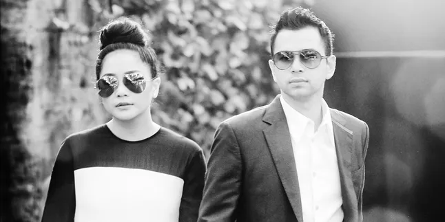 [FOTO] Cantik! Nagita Slavina Siap Unduh Mantu Berkebaya Biru