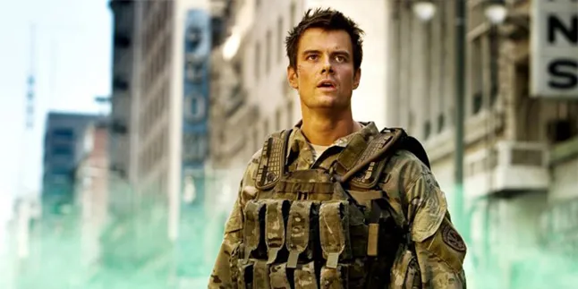 FOTO: Capek Syuting 'TRANSFORMERS', Josh Duhamel Sampai Tertidur