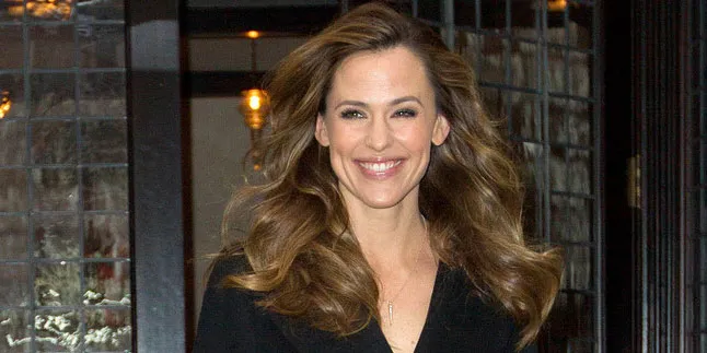 FOTO: Cerai, Jennifer Garner Rayakan Ultah Bareng Teman-Temannya