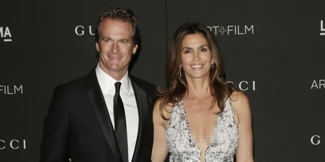 [FOTO] Cindy Crawford Beli Rumah Baru Milik Vokalis One Republic