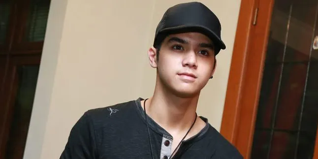 Foto Ciuman Dengan Alyssa Beredar Luas, Ini Tanggapan Al Ghazali