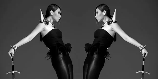 [FOTO] CL 2NE1 - Nicki Minaj Nonton Fashion Show Bareng