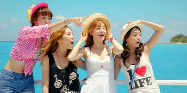 Foto Comeback, Hyosung Secret Siap Beri Kado Natal