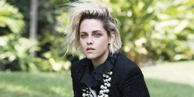 [FOTO] Dandan Edgy, Kristen Stewart Pamer Bra di Red Carpet ELLE