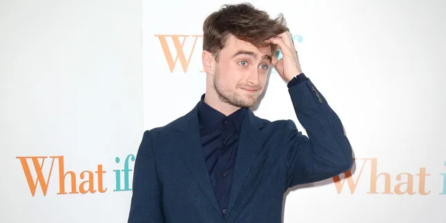 [FOTO] Daniel Radcliffe Ketahuan Gandeng Mesra Sang Pacar