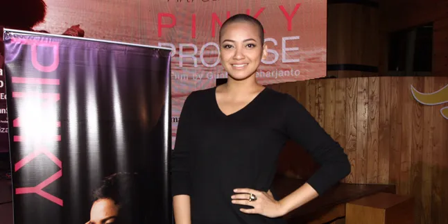FOTO: Demi Film Barunya Agni Pratistha Rela Tampil Botak FOTO: Demi Film Barunya Agni Pratistha Rela Tampil Botak