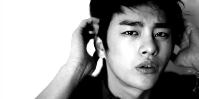 [FOTO] Demi Konser, Seo In Guk Jadi Wanita?