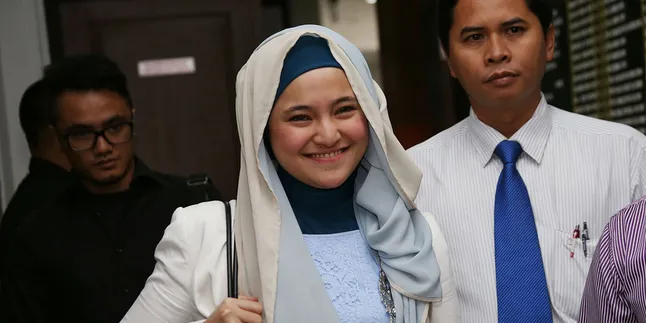 Foto di Atas Genteng: Marshanda Buktikan Bahwa Ia Tidak Stres
