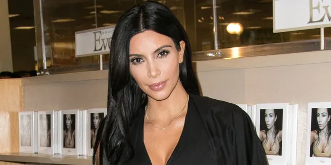 [FOTO] Di Dubai, Kim Kardashian Jalani Pemotretan Fashion