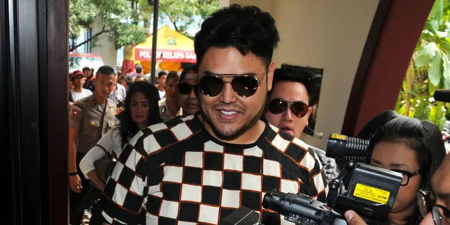 [FOTO] Diinfus, Kondisi Ivan Gunawan Sedang Drop