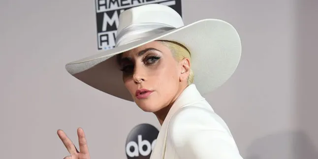 FOTO: Dikabarkan Segera Nikah, Pacar Lady Gaga Akrab Dengan Camer
