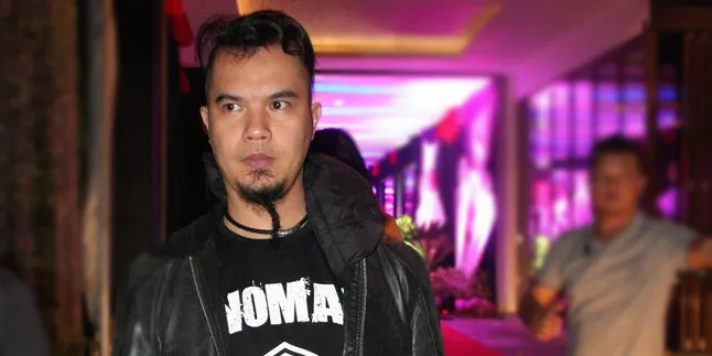 Foto Dipajang di Rumah Karaoke, Ahmad Dhani Minta Dicopot