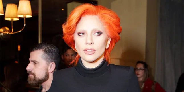 [FOTO] Ekspos Underboob, Lady Gaga Nyaris Alami Nipslip