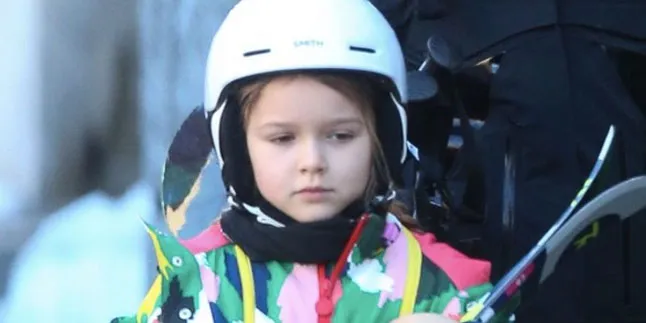 [FOTO] Ekspresi Cemberut Harper Beckham, Tetap Bikin Gemes