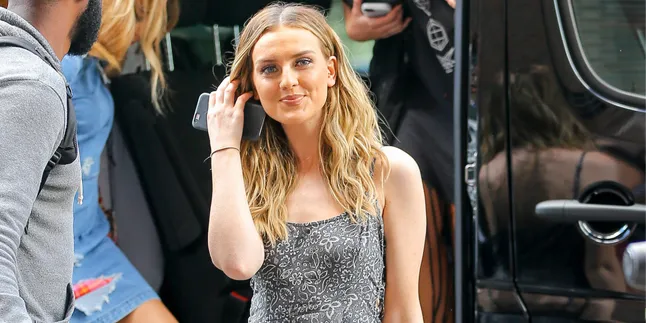 [FOTO] Fashion Cantik Perrie Edwards, Super Glamor dan Mewah