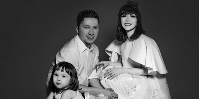 FOTO Gading Ultah, Gisel Tulis Kata-Kata Menyentuh Untuk Suaminya