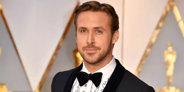 [FOTO] Ganteng & Macho, Bukti Ryan Gosling Memang Hot Daddy