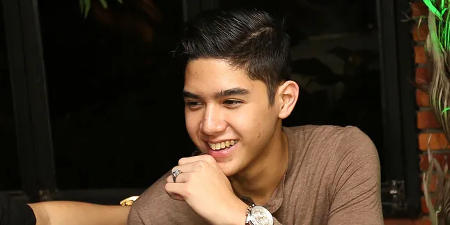 [FOTO] Gantengnya Al Ghazali Jalani Syuting di Hong Kong
