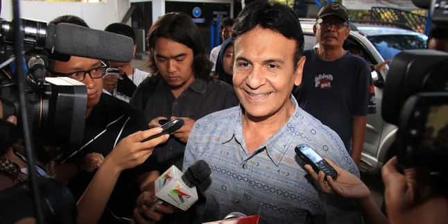 [FOTO] Gantengnya Mark Sungkar Saat Muda, Bikin Jatuh Hati!